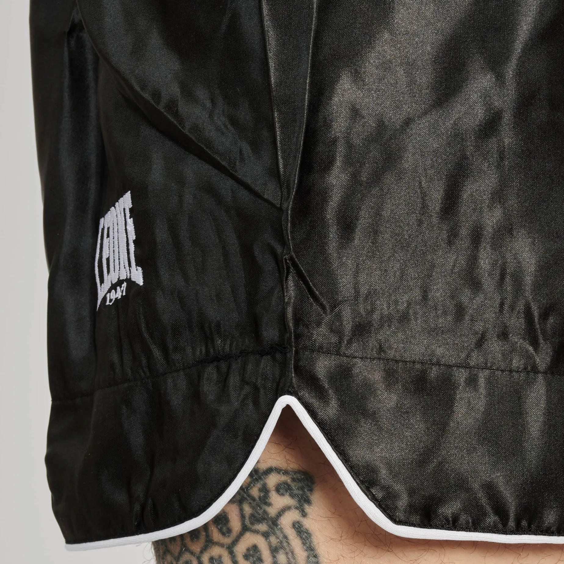 BASIC THAI SHORTS