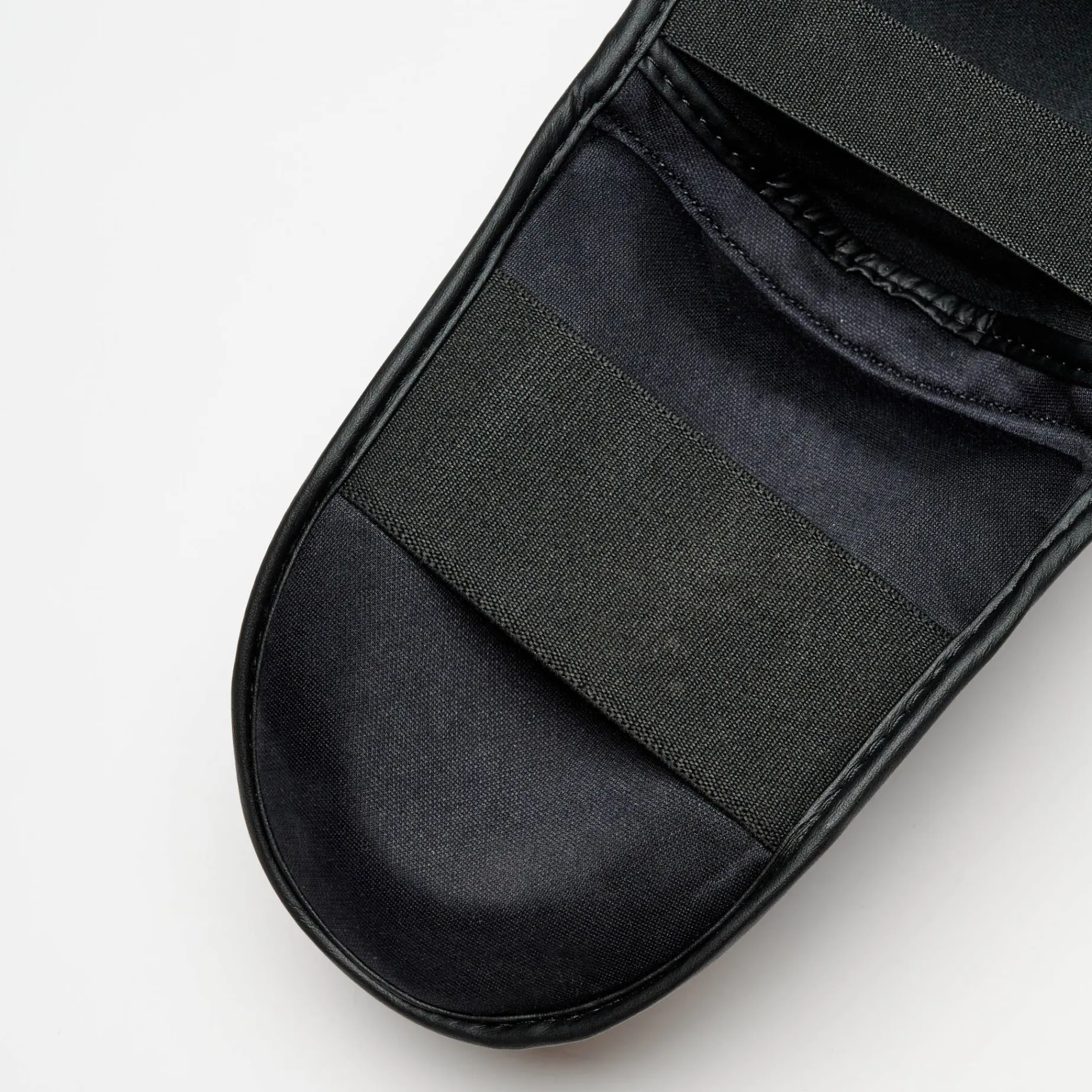 BLACK ED. SHINGUARDS