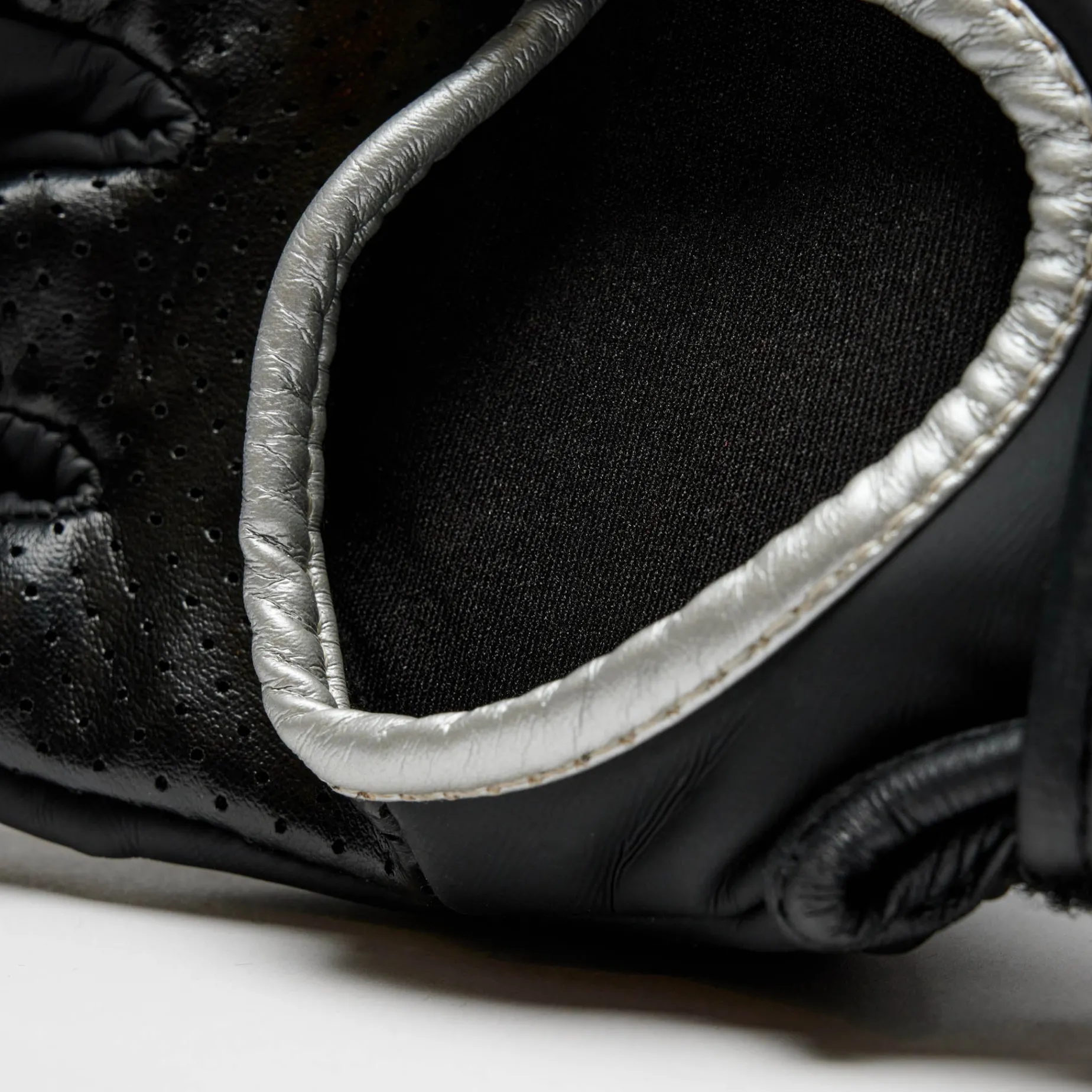 BLACK EDITION MMA GLOVES