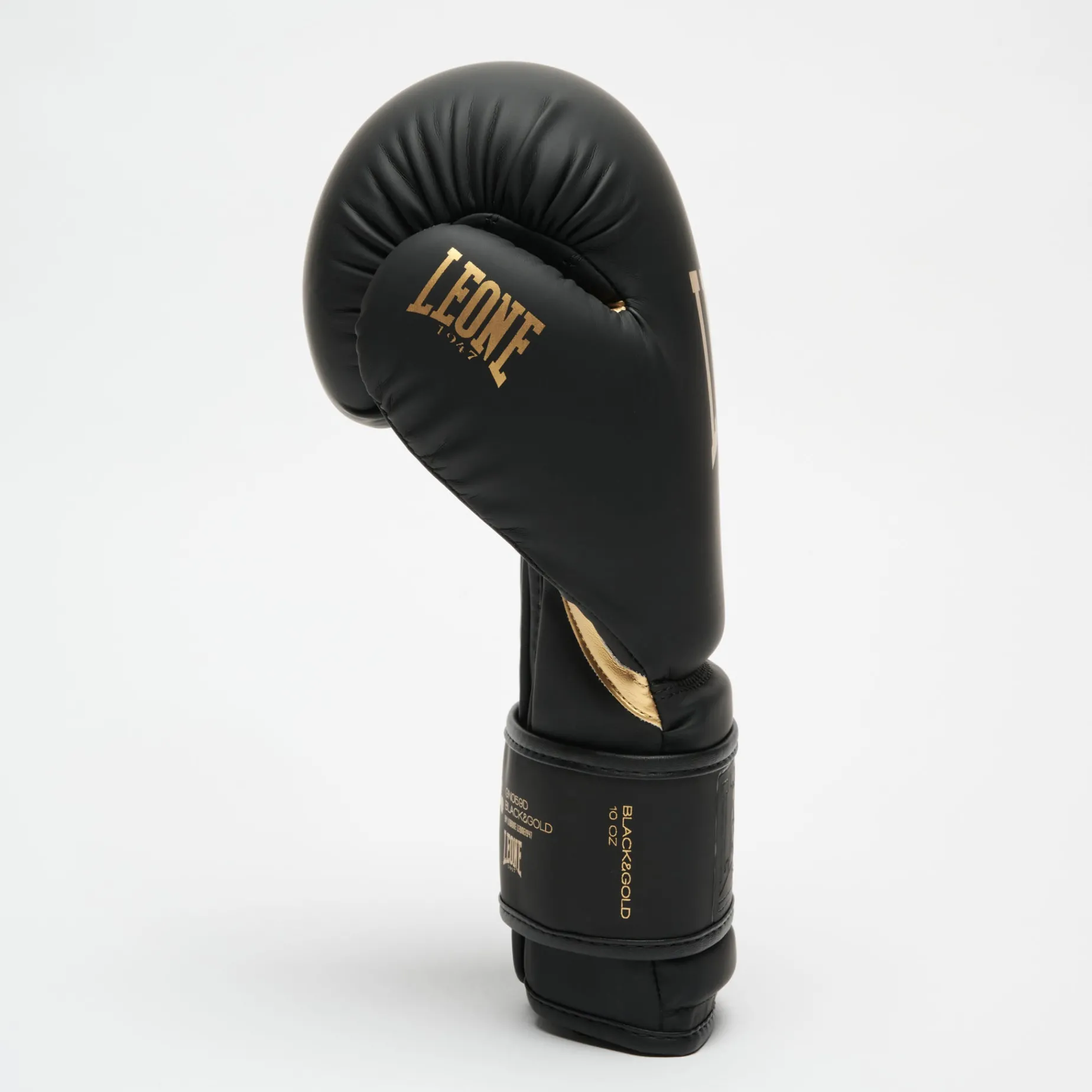 BLACK&GOLD BOXING GLOVES