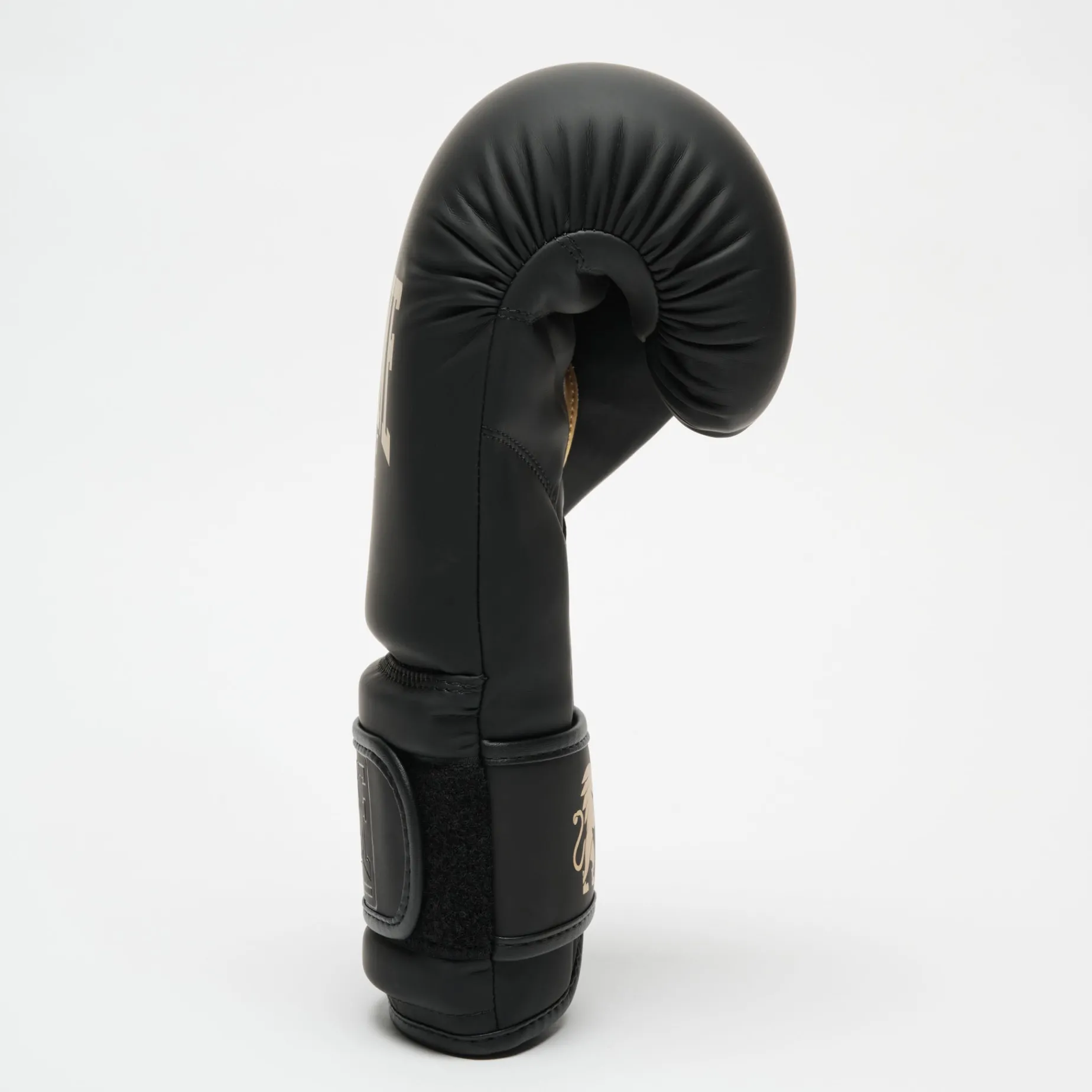 BLACK&GOLD BOXING GLOVES