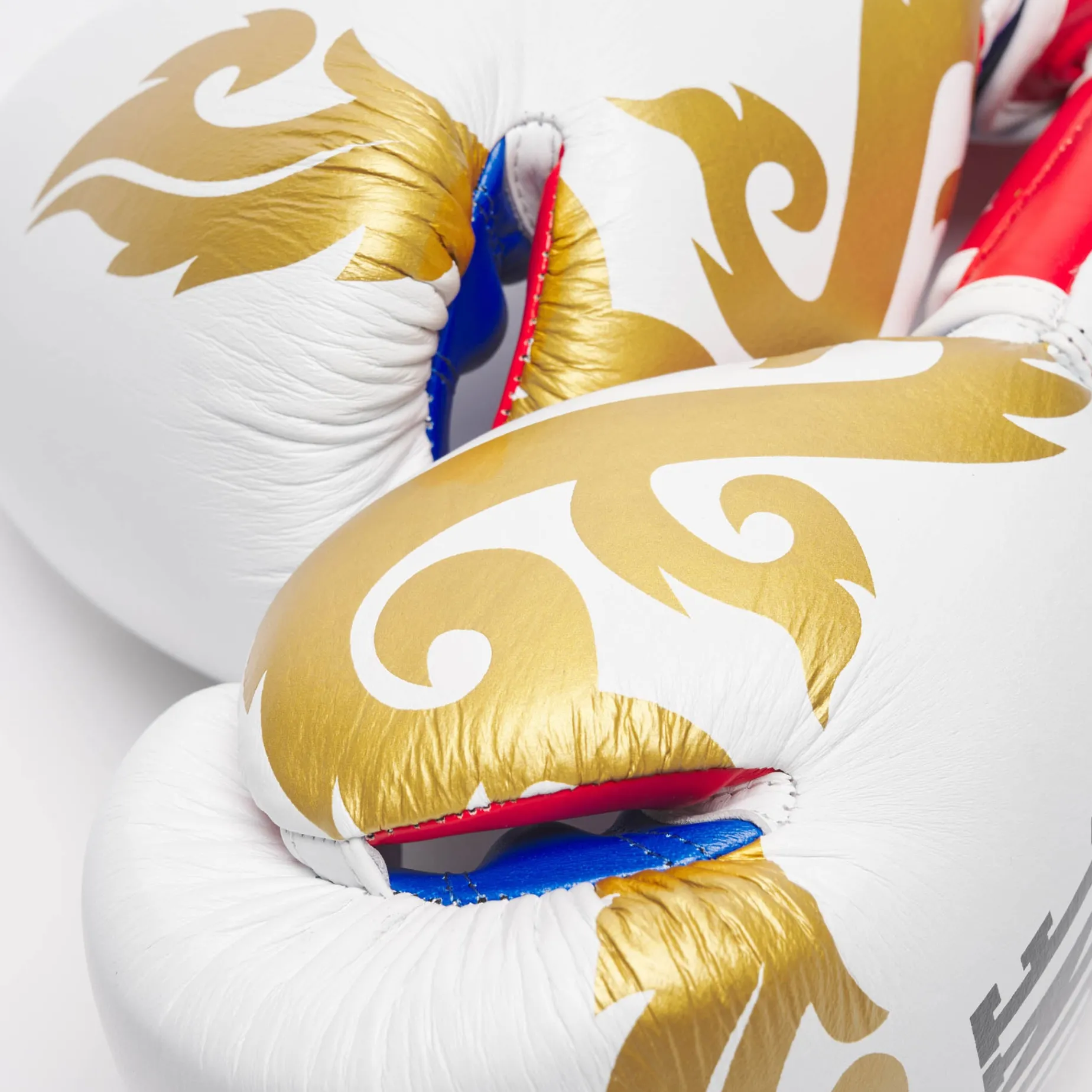 BOXING GLOVES THAI STYLE