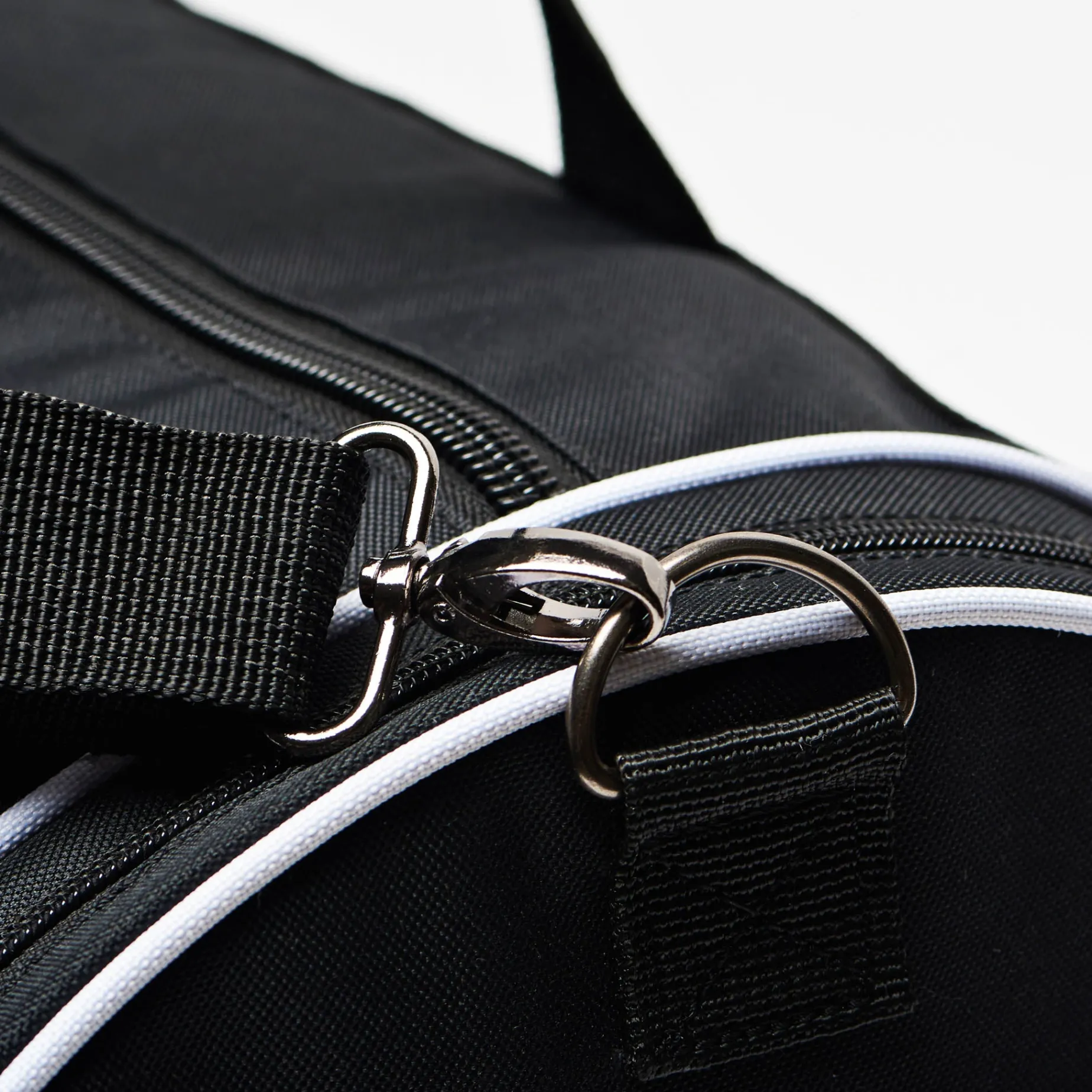 DUFFLE BAG AMBASSADOR