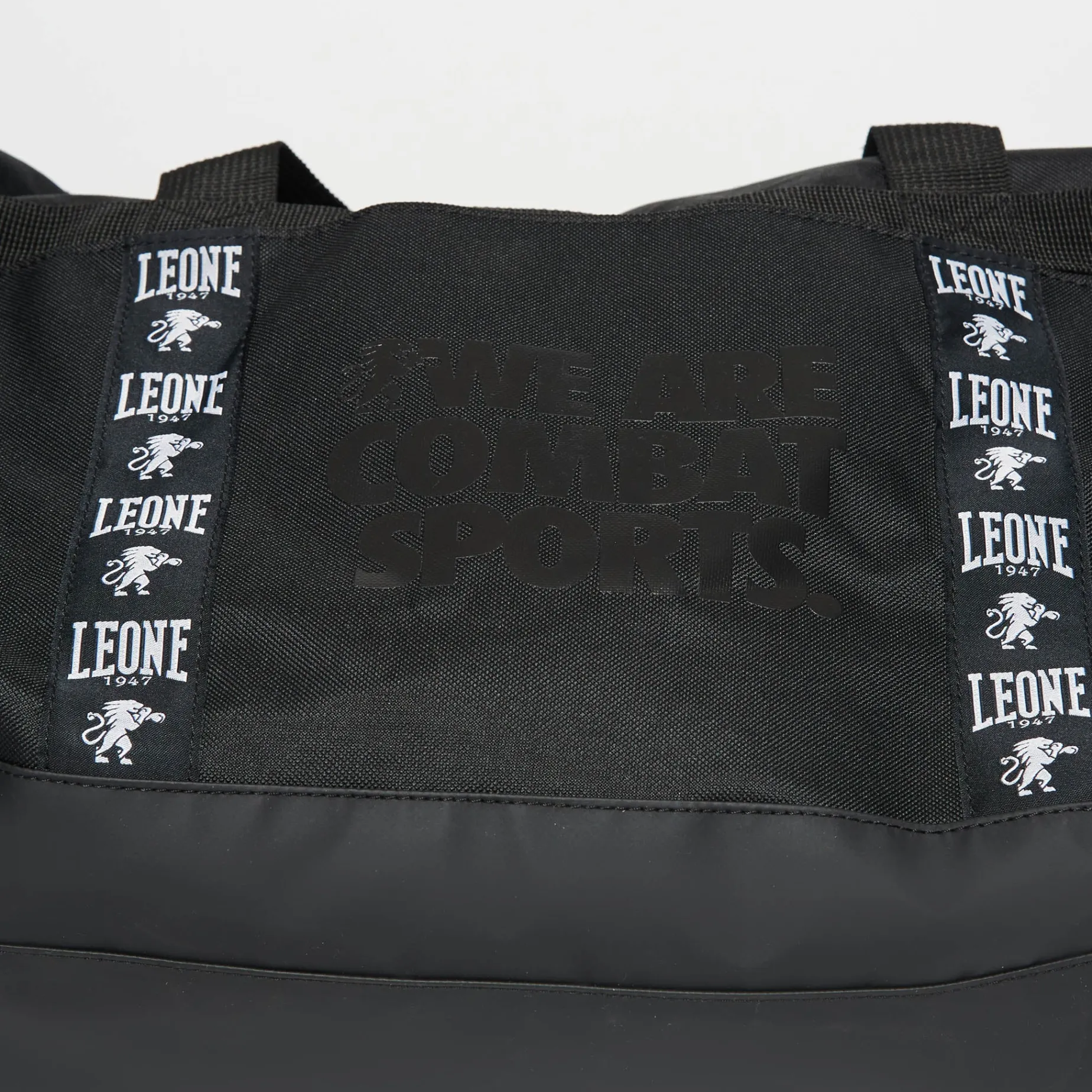 DUFFLE BAG AMBASSADOR