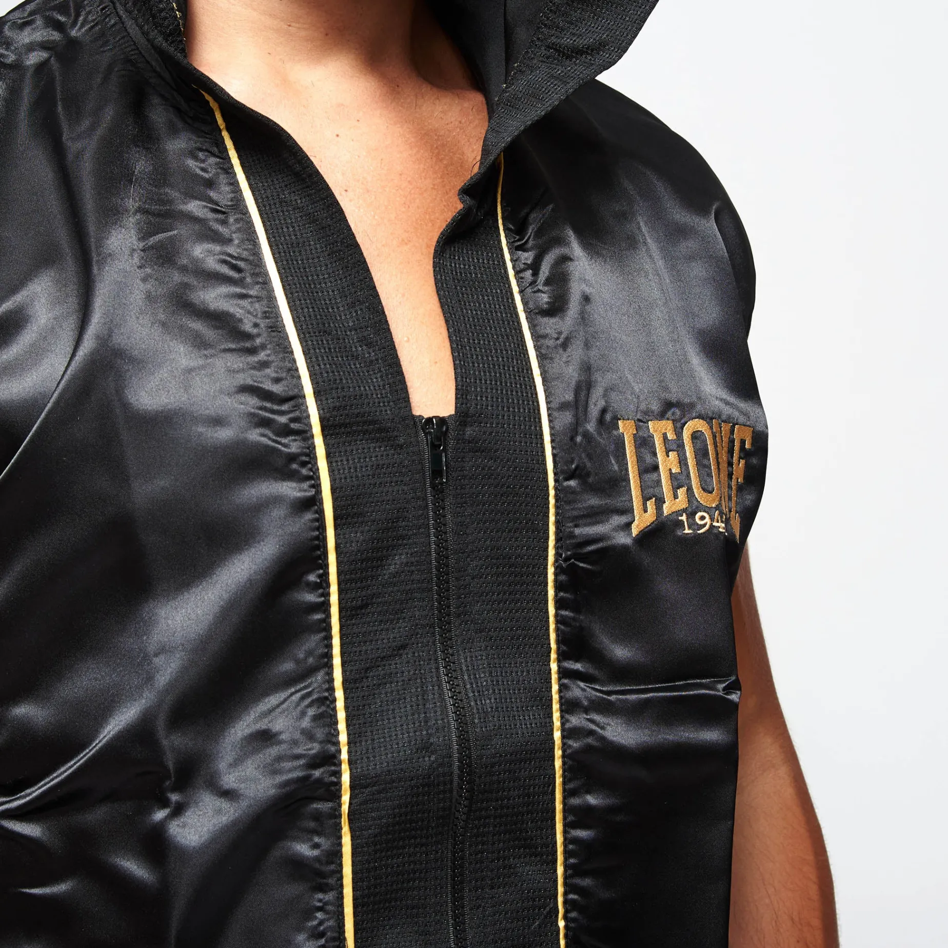 PREMIUM SLEEVELESS BOXING GOWN