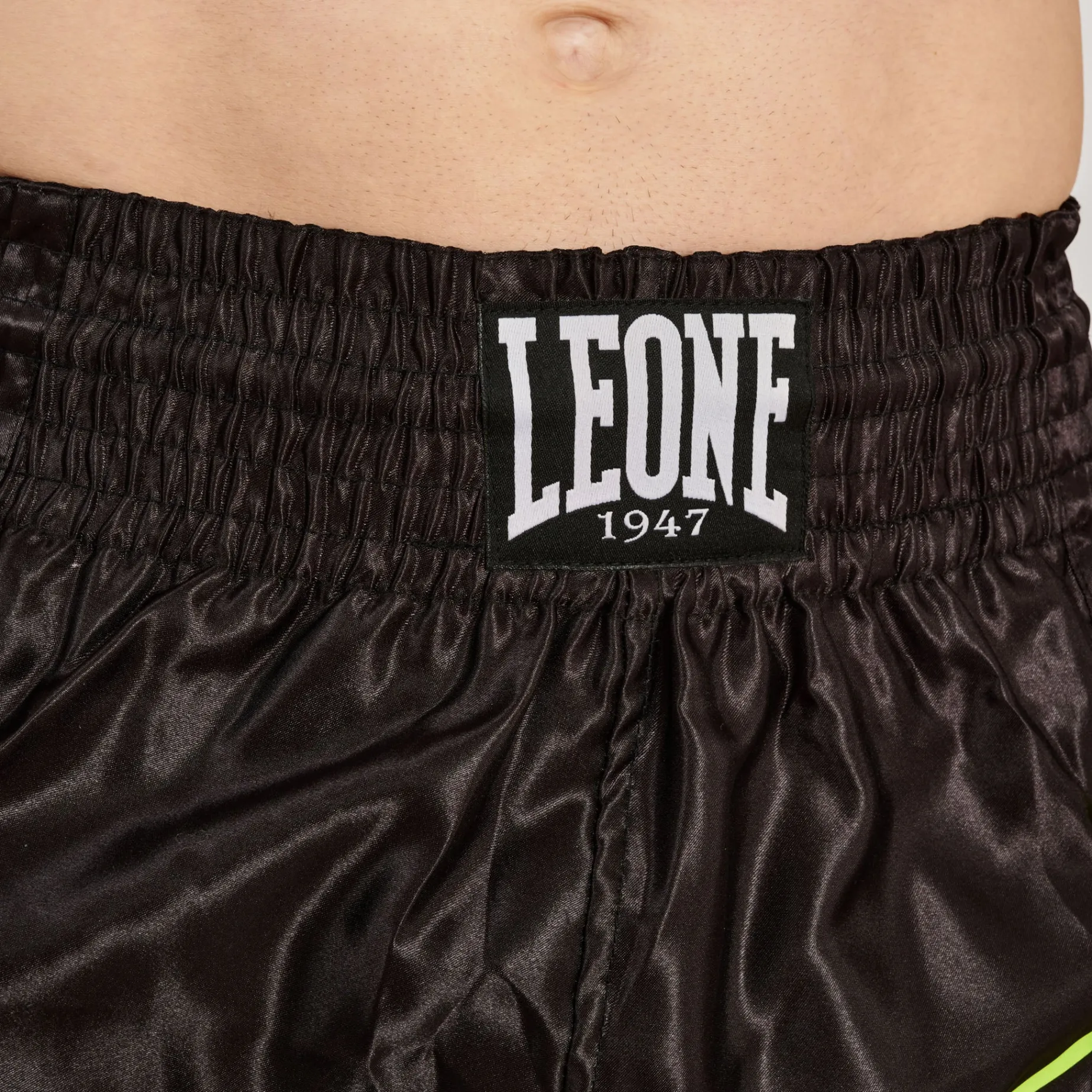 REVO FLUO KICK SHORTS