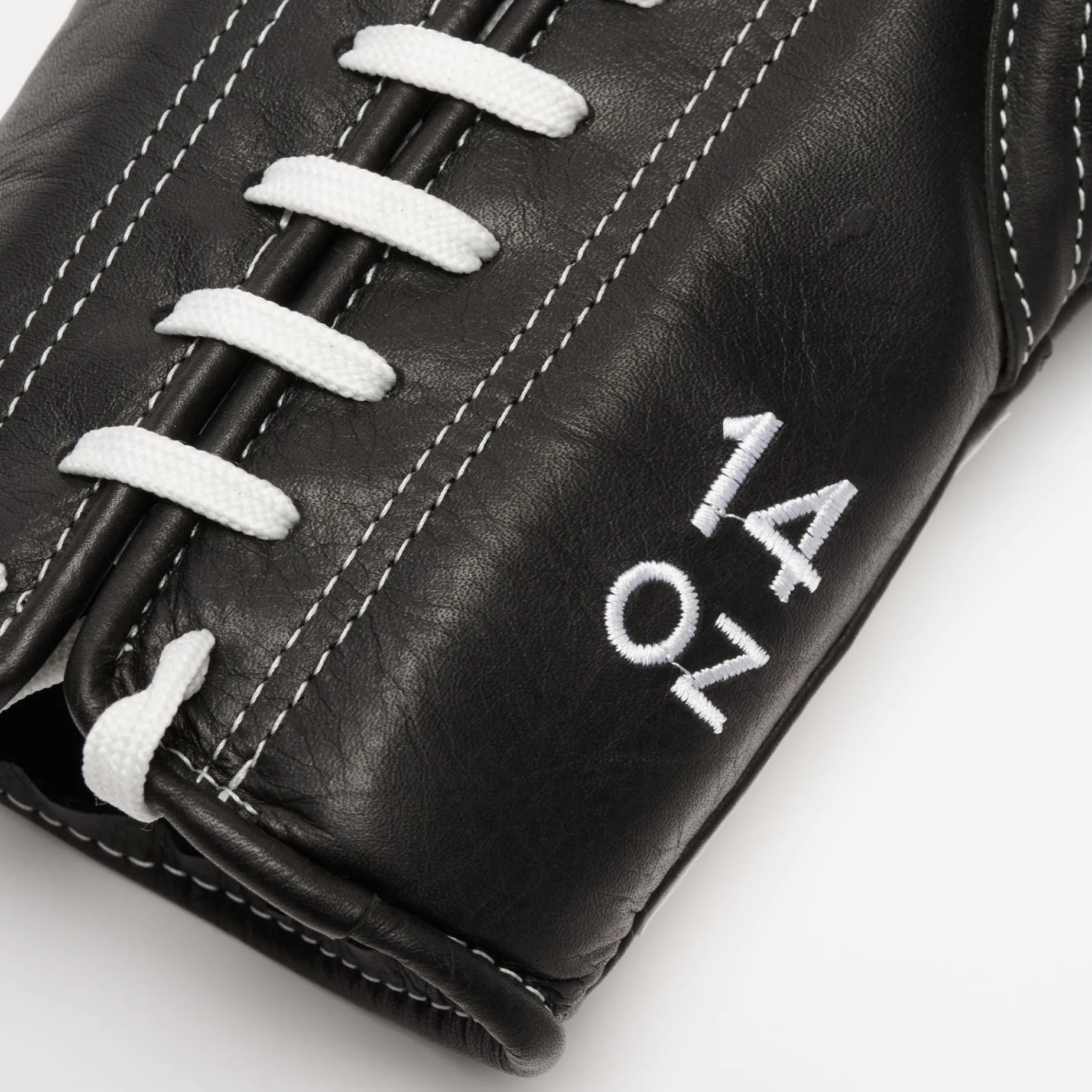 ROMEO VINTAGE BOXING GLOVES LACES