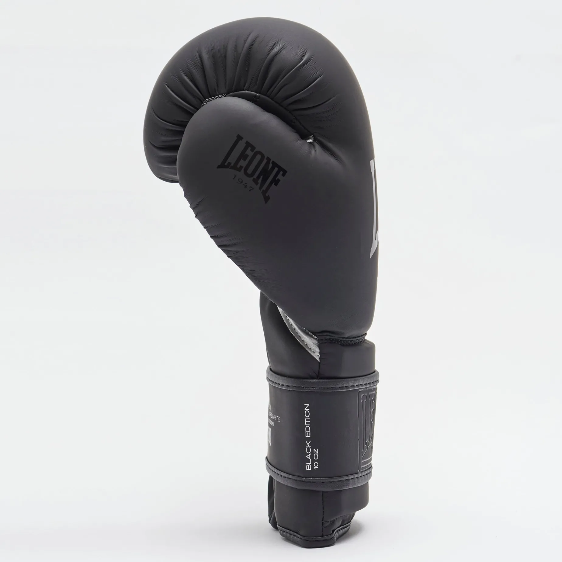 STRIKER BOXING GLOVES