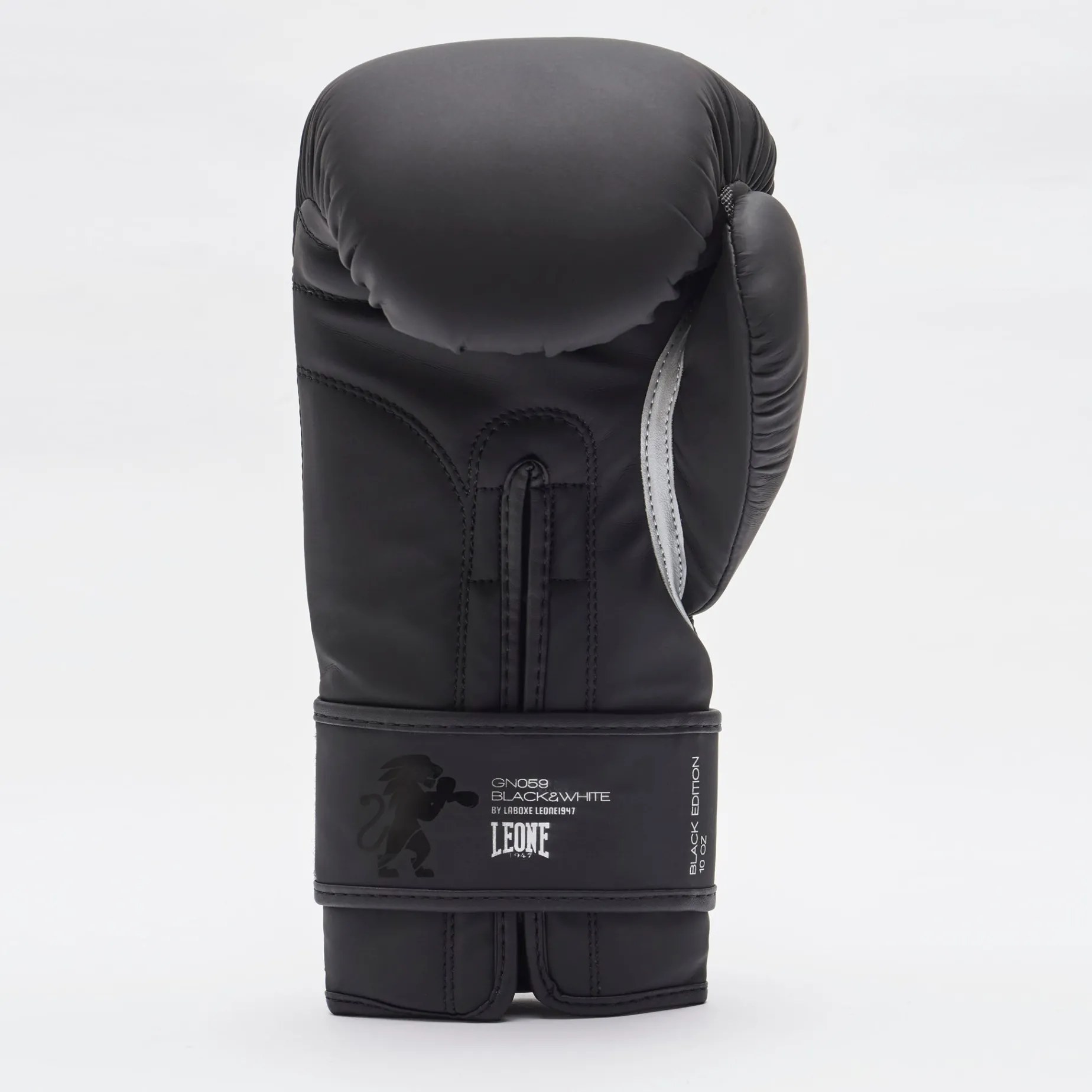 STRIKER BOXING GLOVES