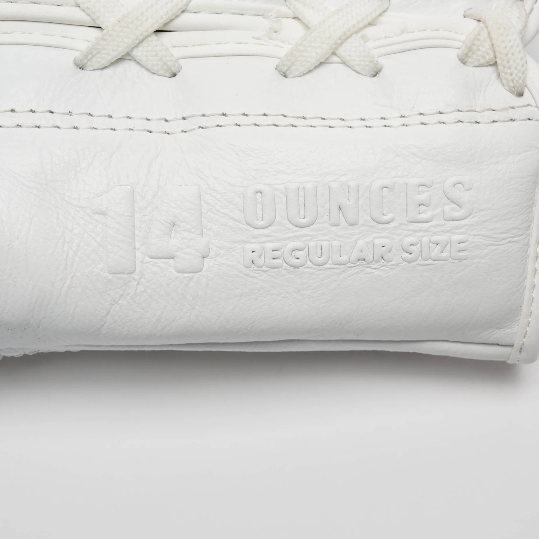 THE GREATEST BOXING GLOVES